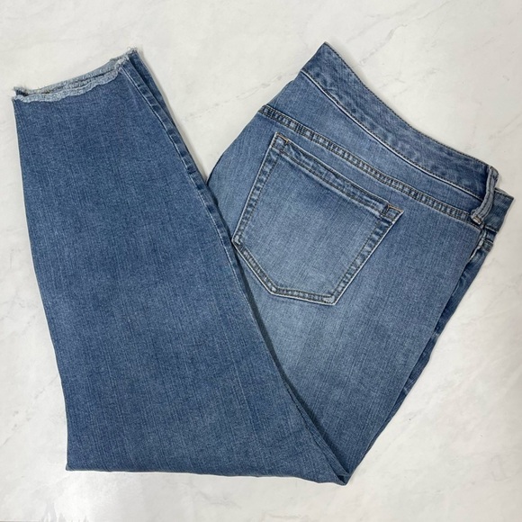 Torrid Distressed Patched Medium Wash Ankle Jeans Size 20 - Picture 7 of 7